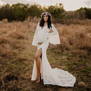 Lulus Duchess Ivory Lace Bell Sleeve Maxi Dress